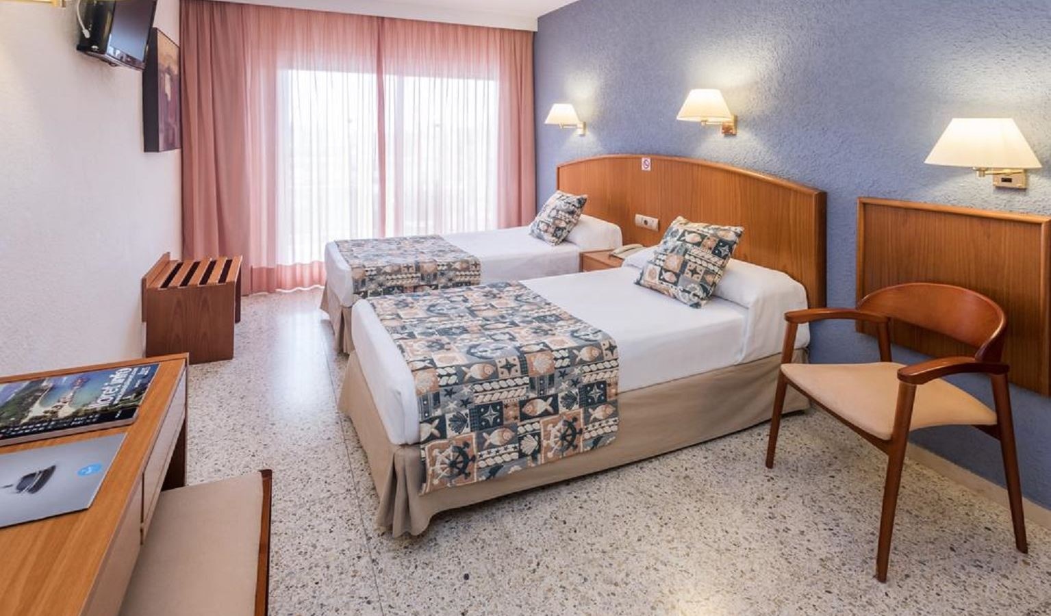 rooms-double-standard-poolview-palcony-or-terrace