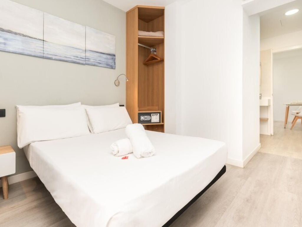 rooms-studio-balcony-or-terrace