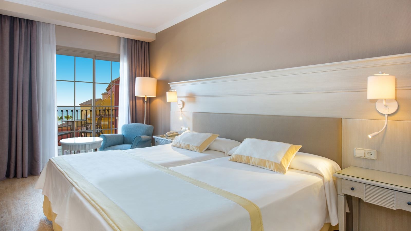 rooms-double-sv-balcony-or-terrace