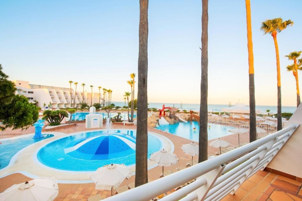 rooms-family-side-sea-view-balcony-or-terrace