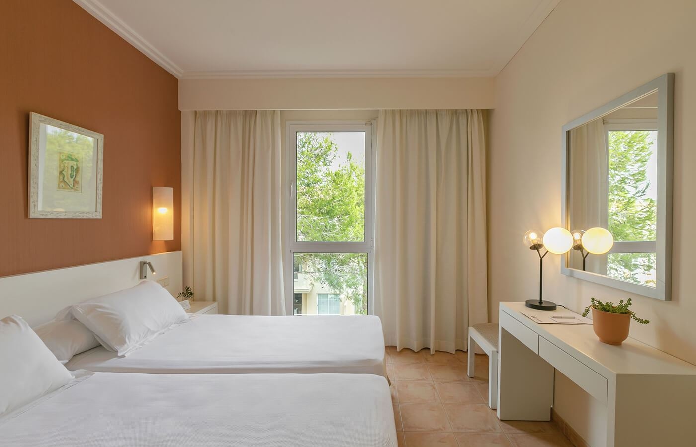 rooms-studio-balcony-or-terrac