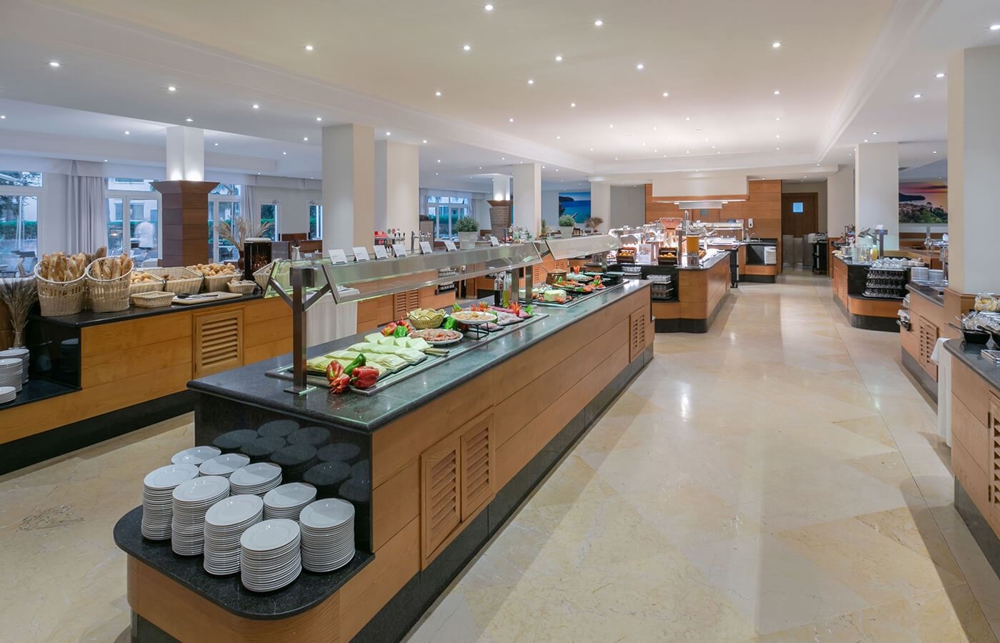 restaurants-restaurant