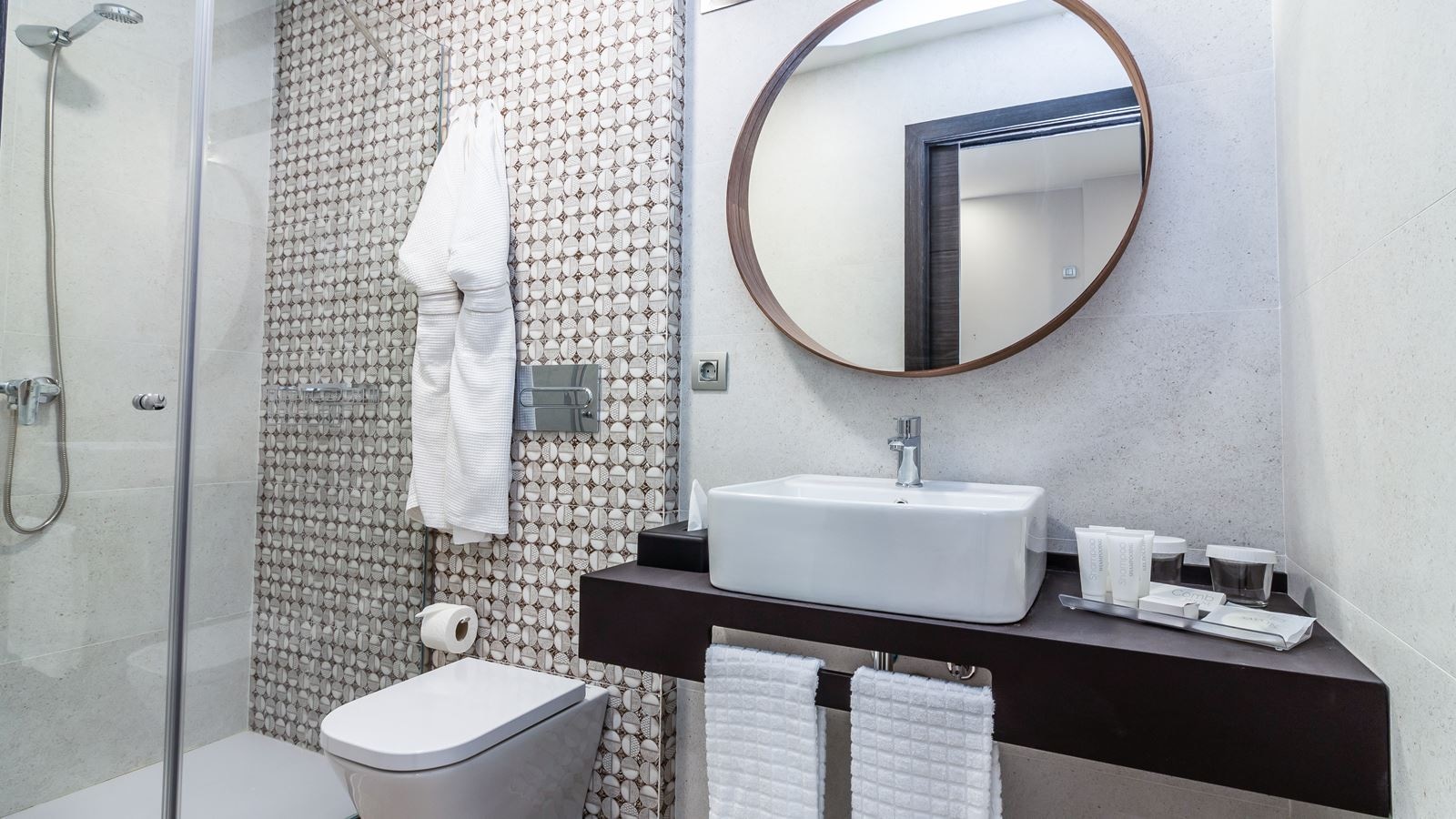 rooms-deluxe-suite-2-bedrooms