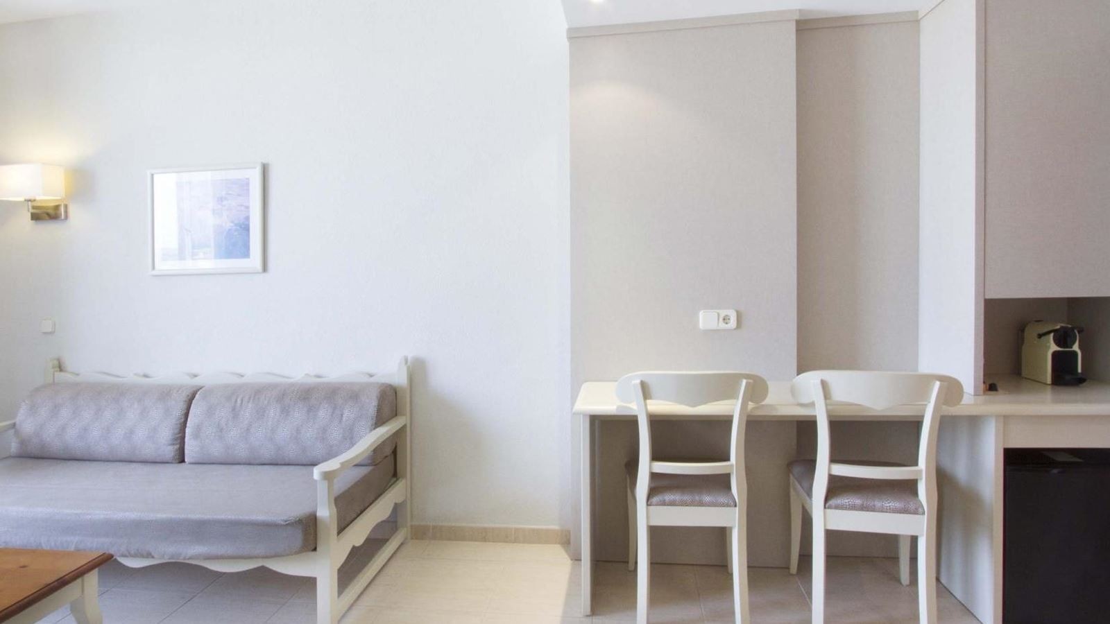 rooms-family-room-balcony-or-terrace