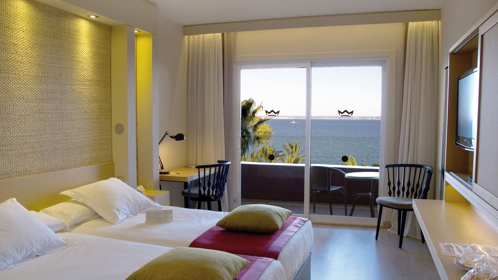 rooms-doubletwin-sea-view-balcony-or-terrace