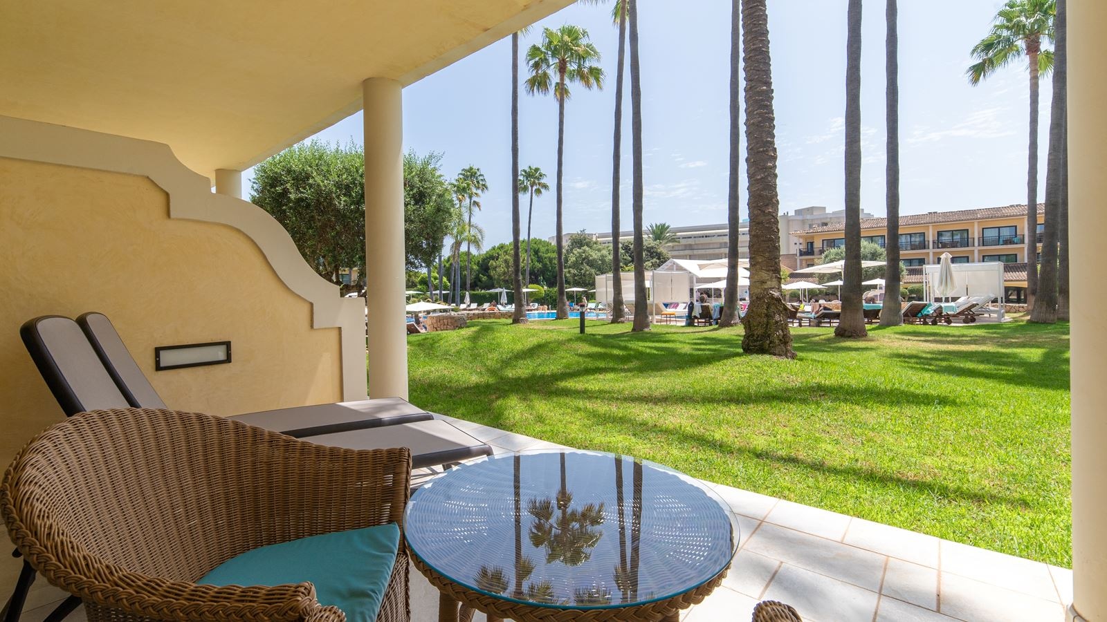 rooms-double-premium-balcony-or-terrace