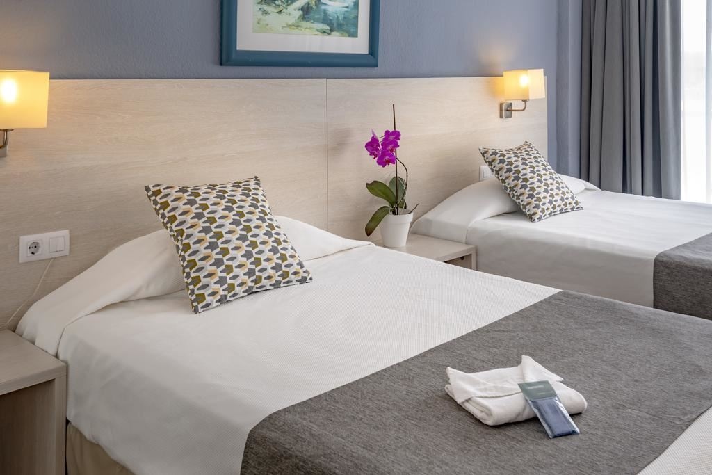 rooms-junior-suite-balcony-or-terrace