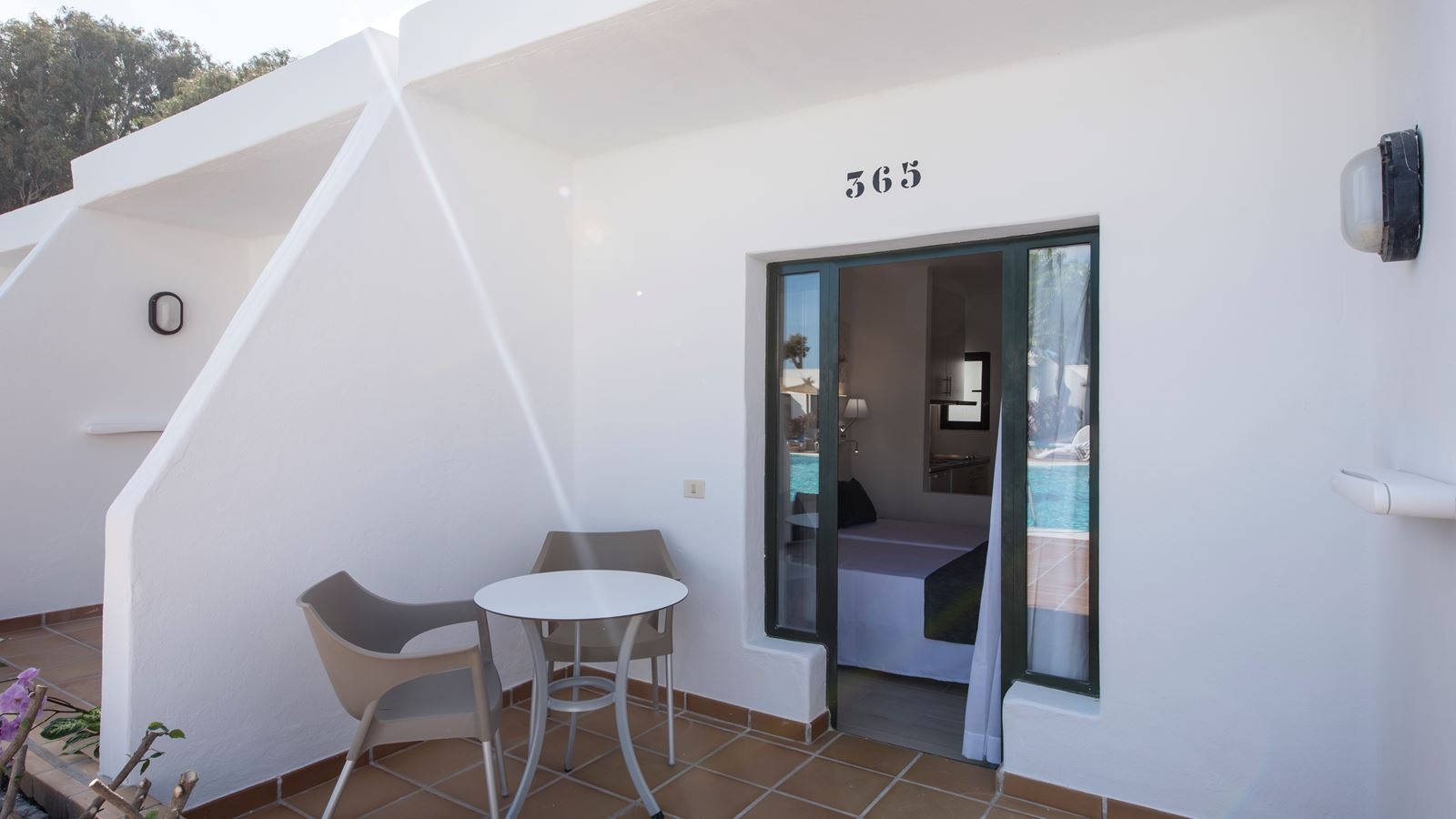 rooms-studio-superior-balcony-or-terrace