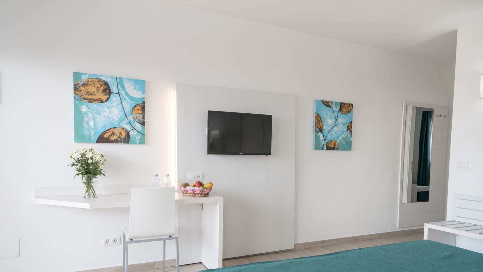 rooms-junior-suite-balcony-or-terrace