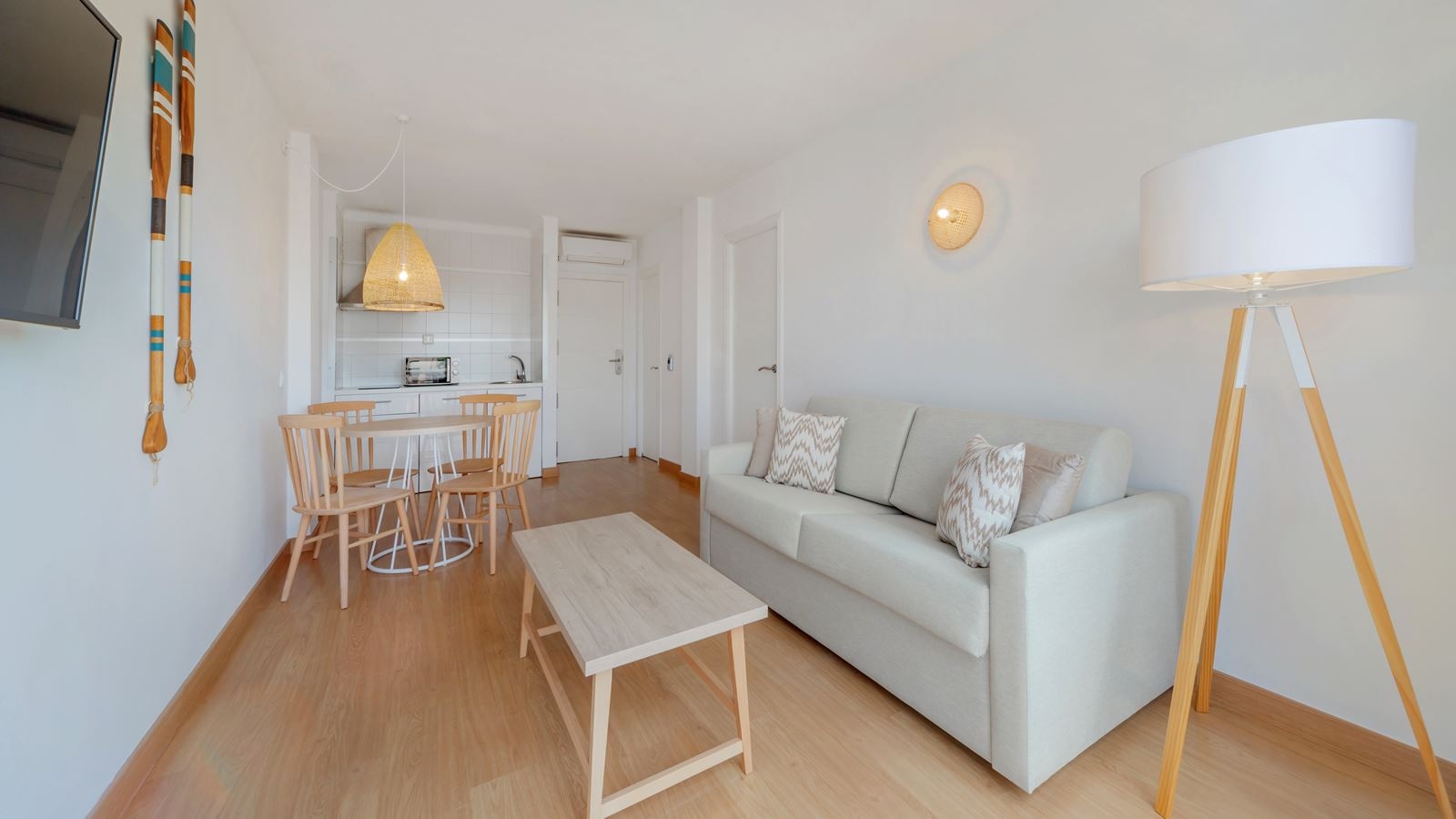 rooms-superior-1-bedroom-apartment-with-balcony-or-terrace