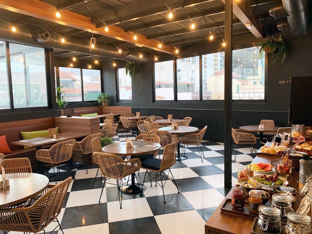 restaurants-breakfast-service