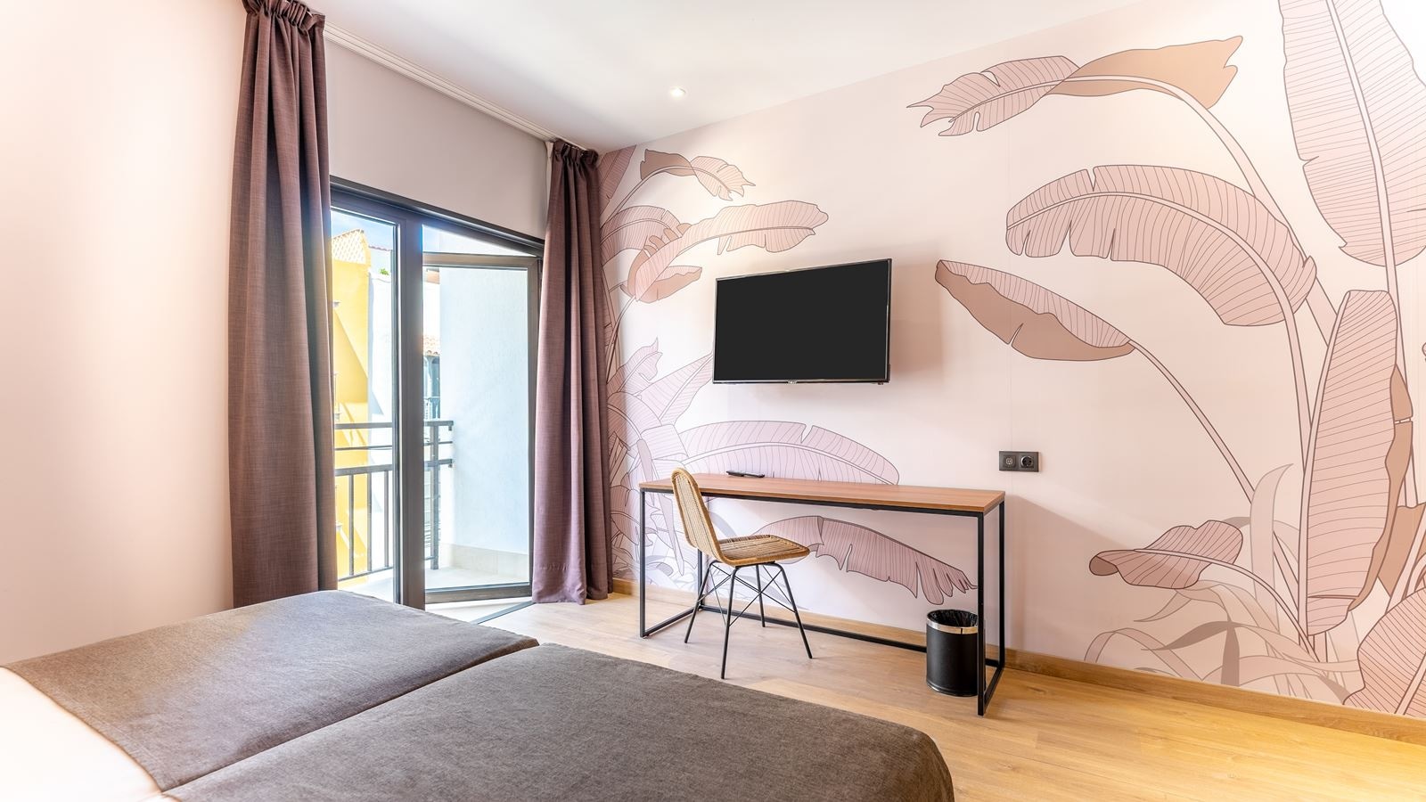 rooms-standard-with-balcony