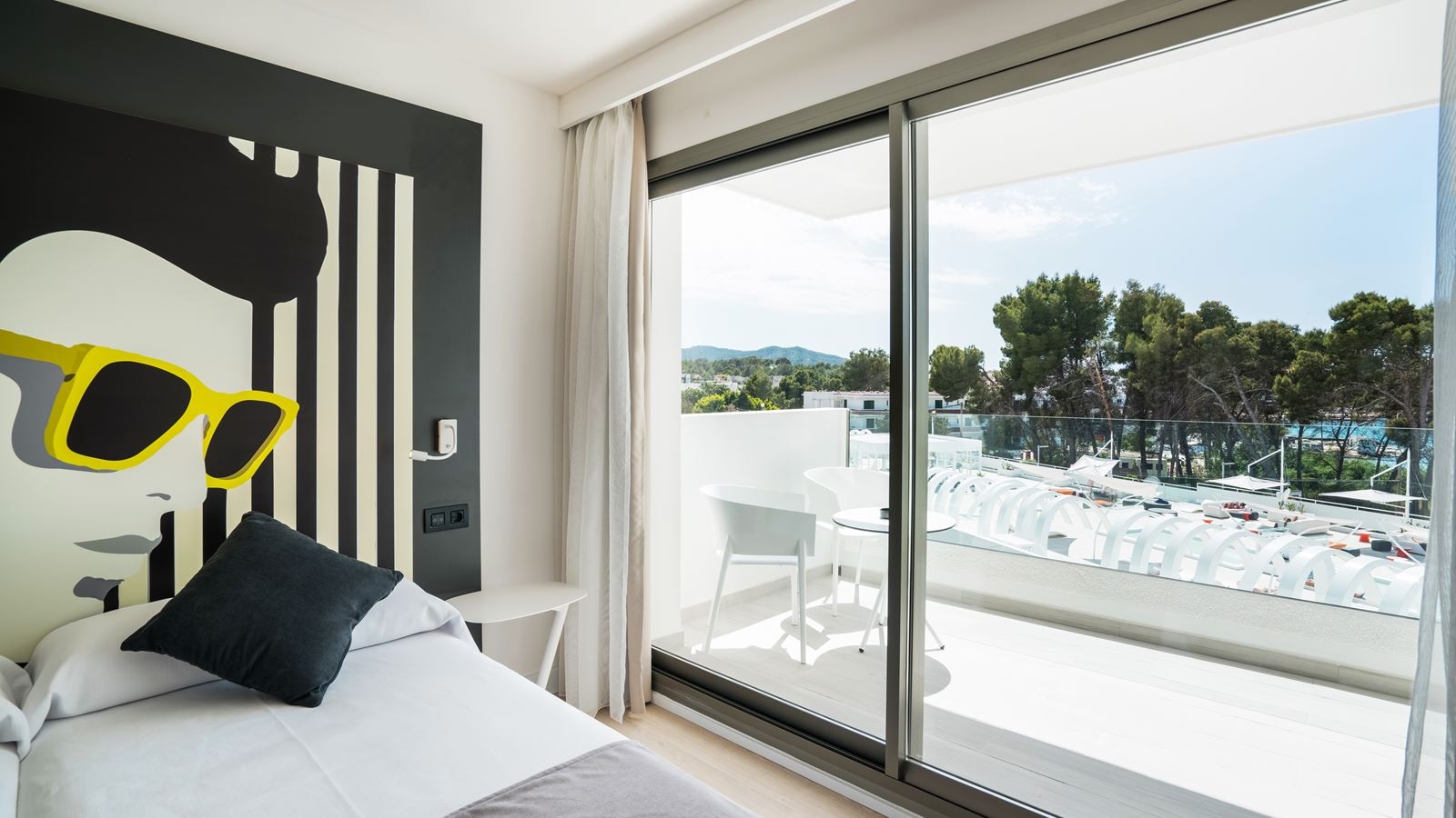 rooms-double-superior-room-balcony-or-terrace