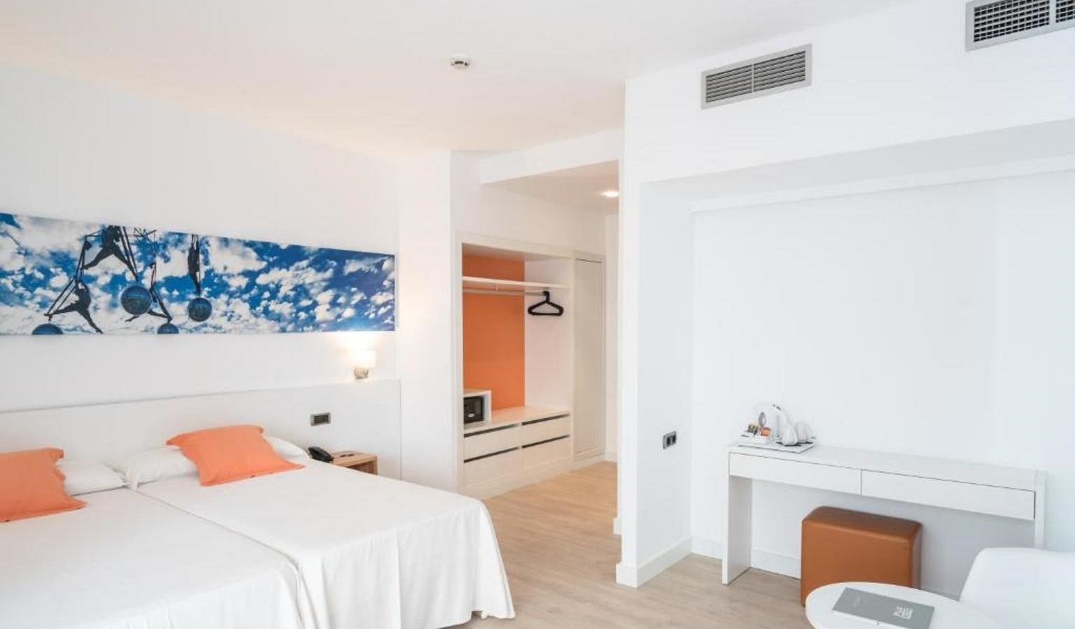 rooms-double-superior-room-balcony-or-terrace