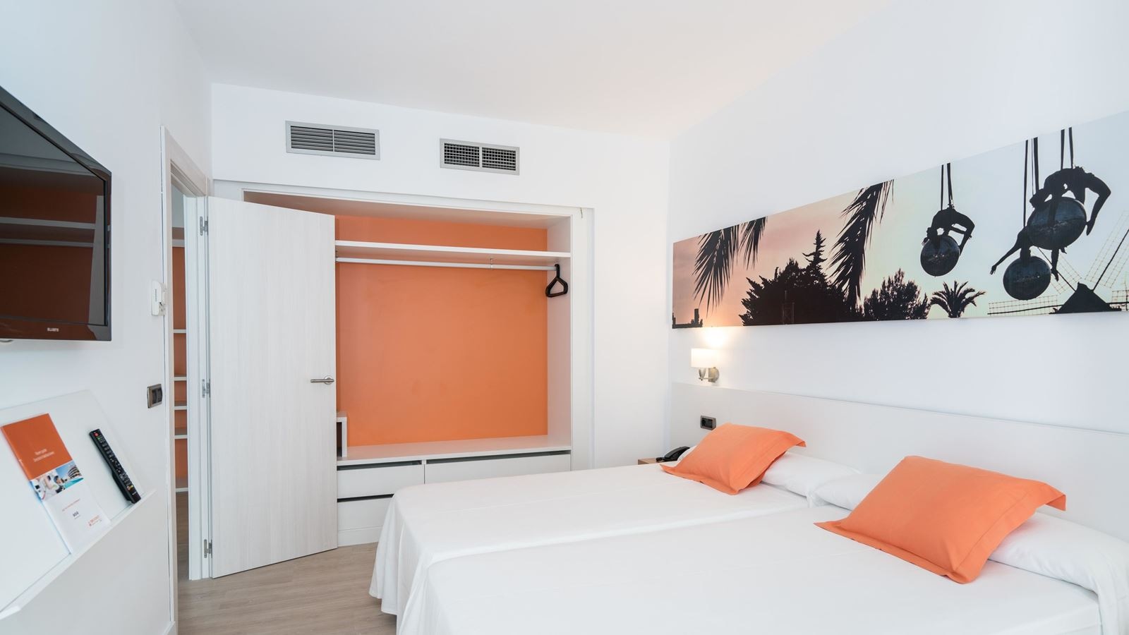 rooms-suite-junior-balcony-or-terrace