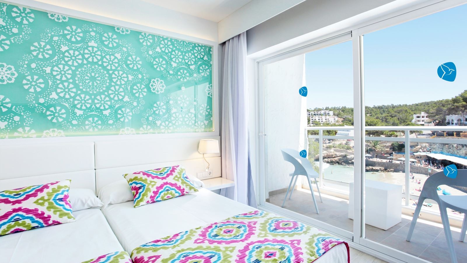 rooms-double-room-lateral-sea-view