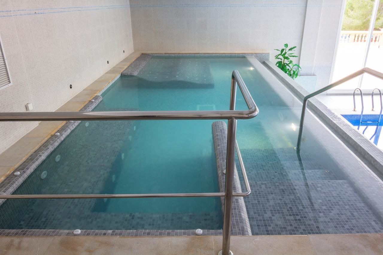pools-indoor-pool