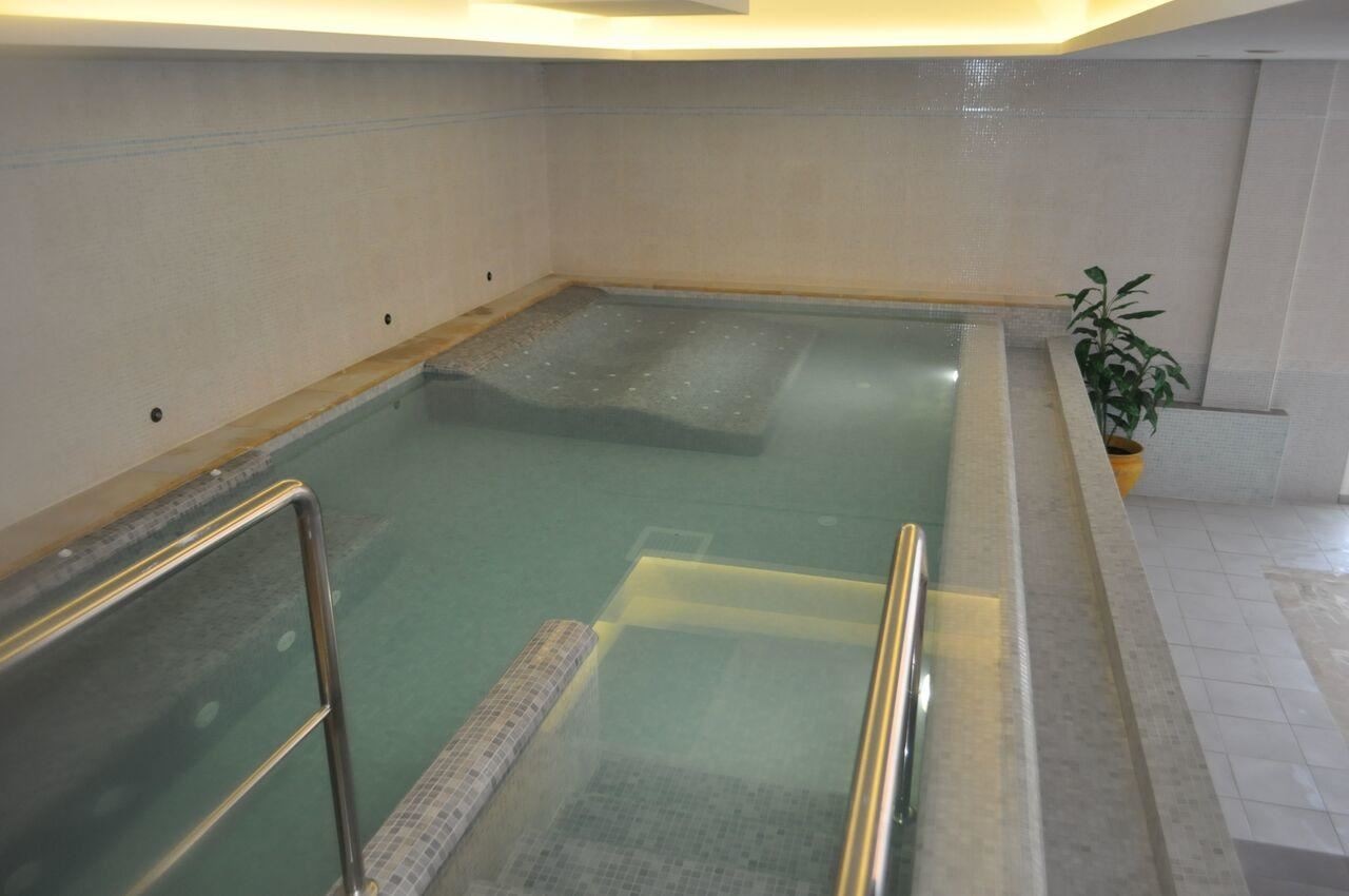 pools-indoor-pool