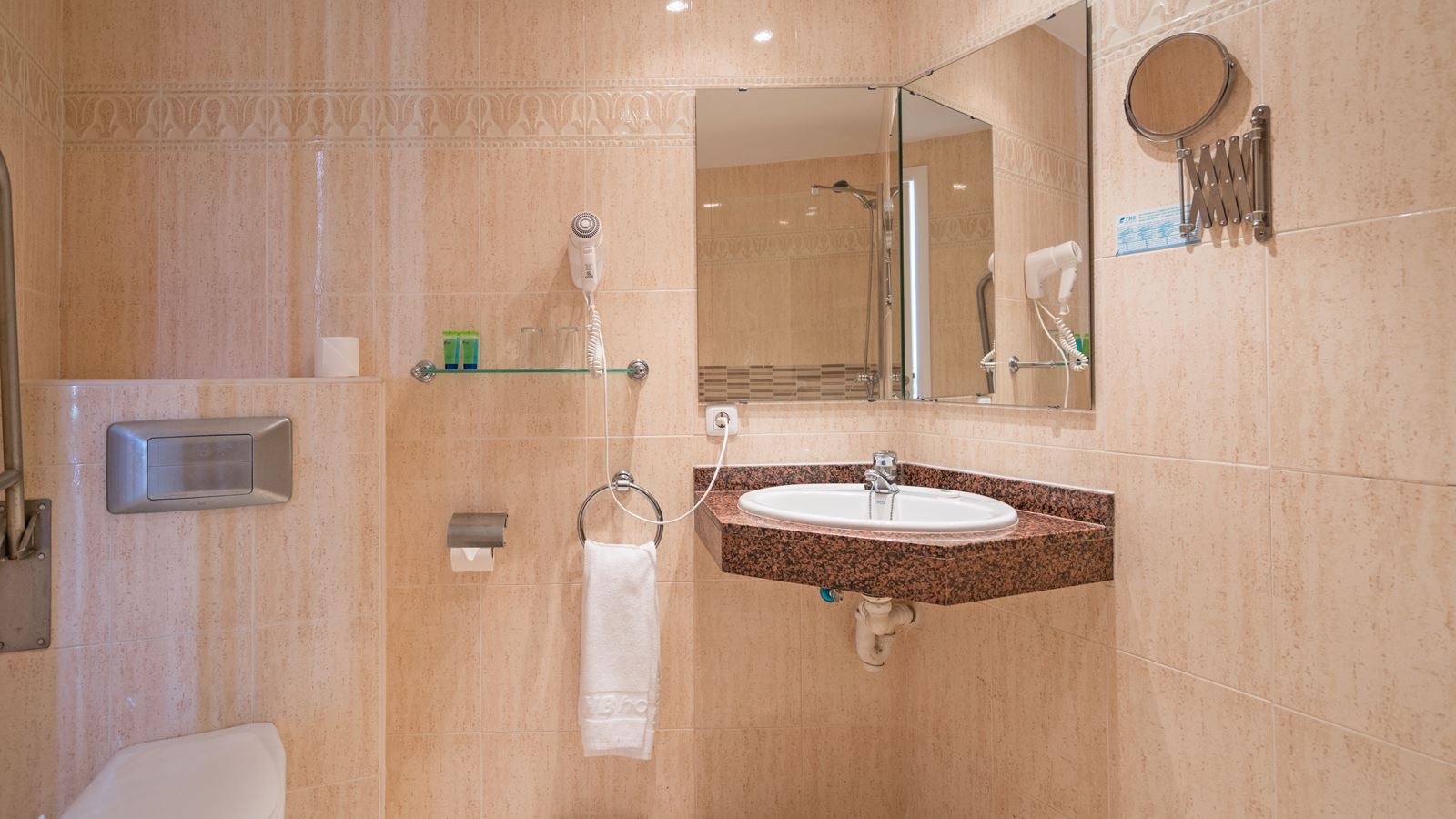 rooms-room-double-balcony