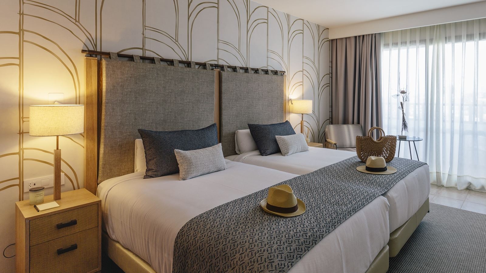 rooms-standard-preferred-club-balcony-or-terrace