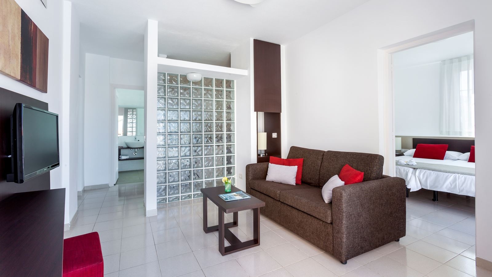 rooms-apartment-2-bedrooms-balcony-or-terrace