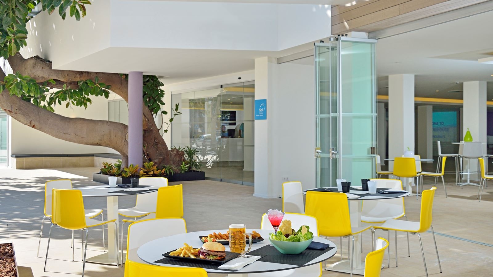 restaurants-play-bar