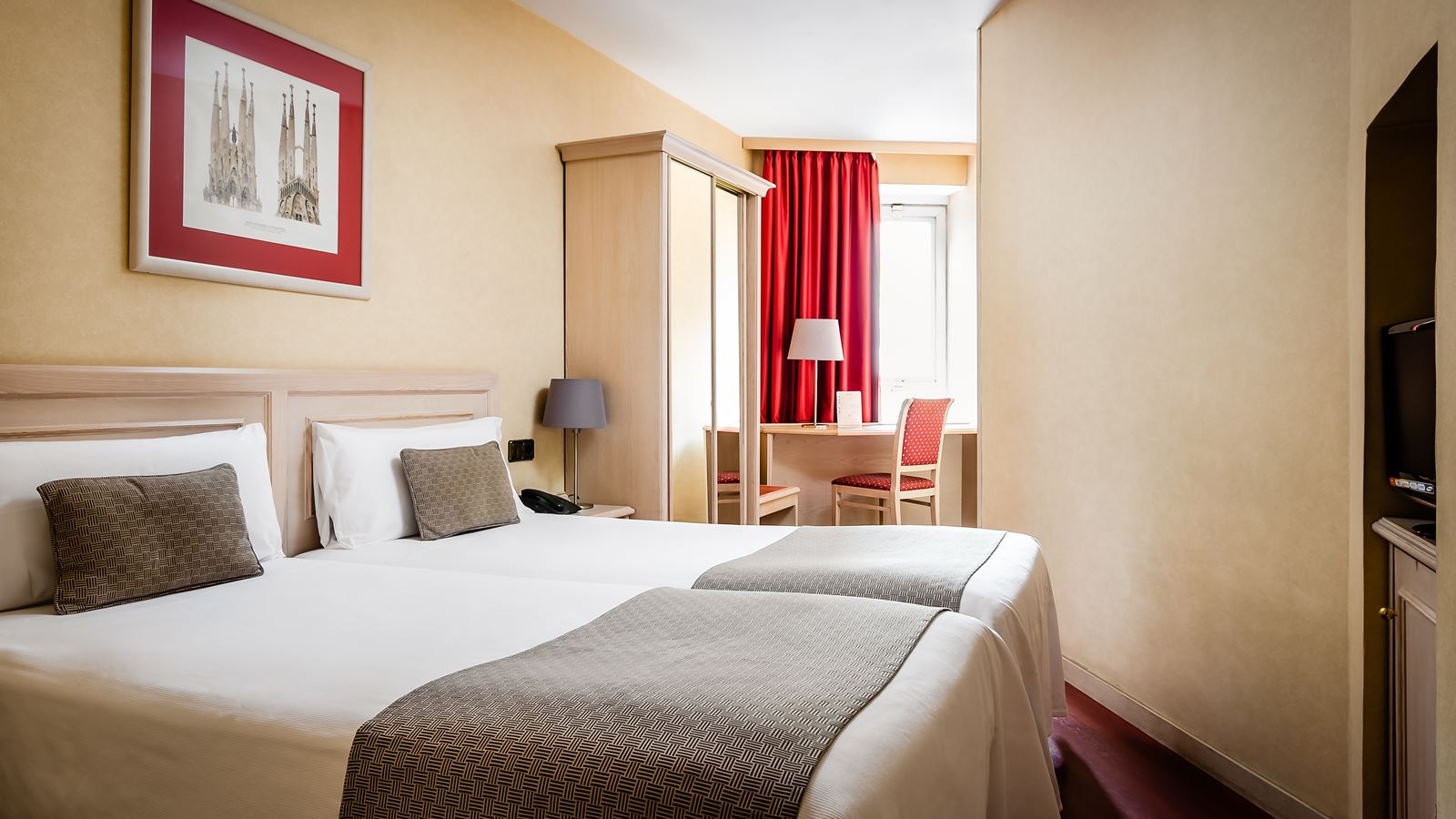 rooms-double-two-double-beds