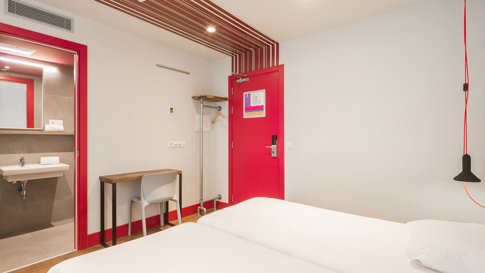 rooms-bed-in-dormitory-female-room