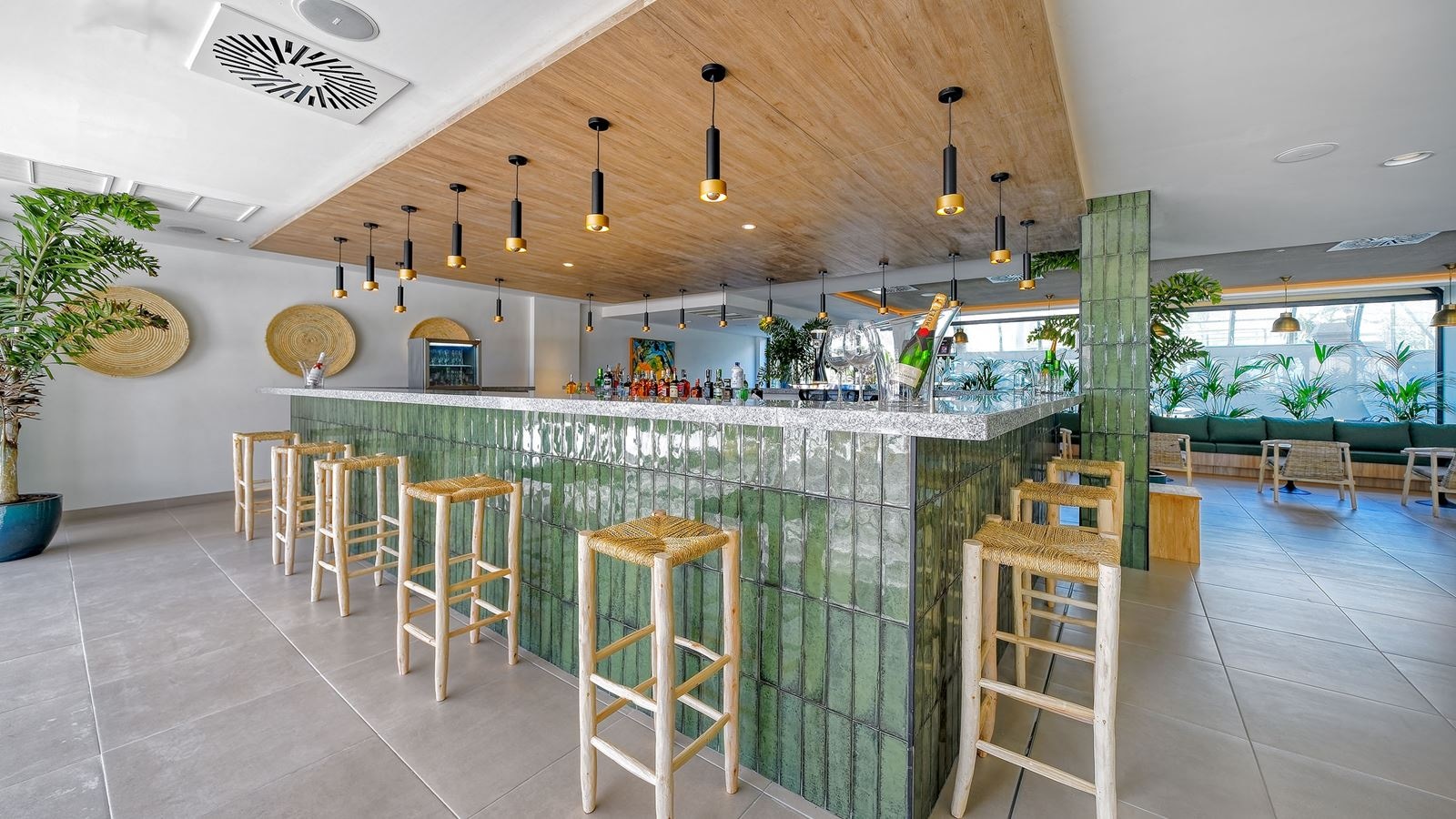 bars-mogan-lounge-bar