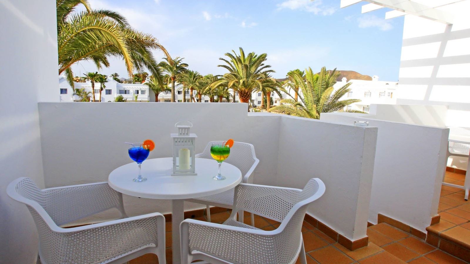 rooms-deluxe-room-balcony-or-terrace