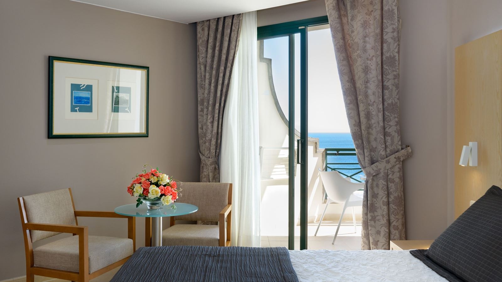 rooms-double-room-side-sea-view-with-balcony