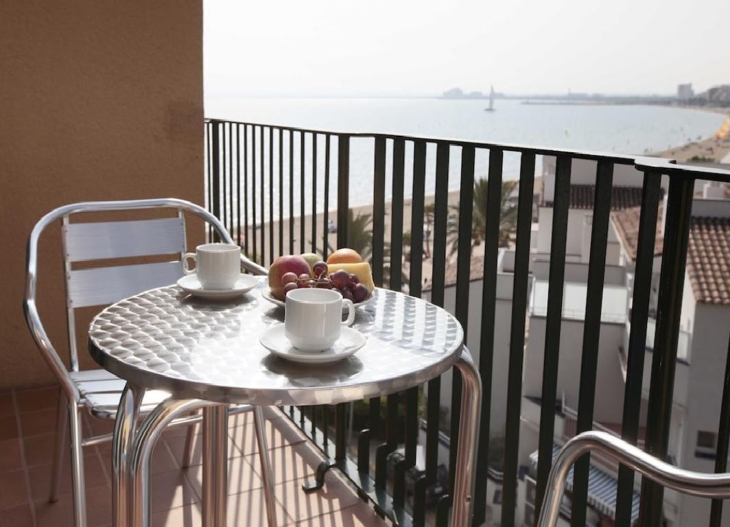 rooms-double-with-lateral-sea-view