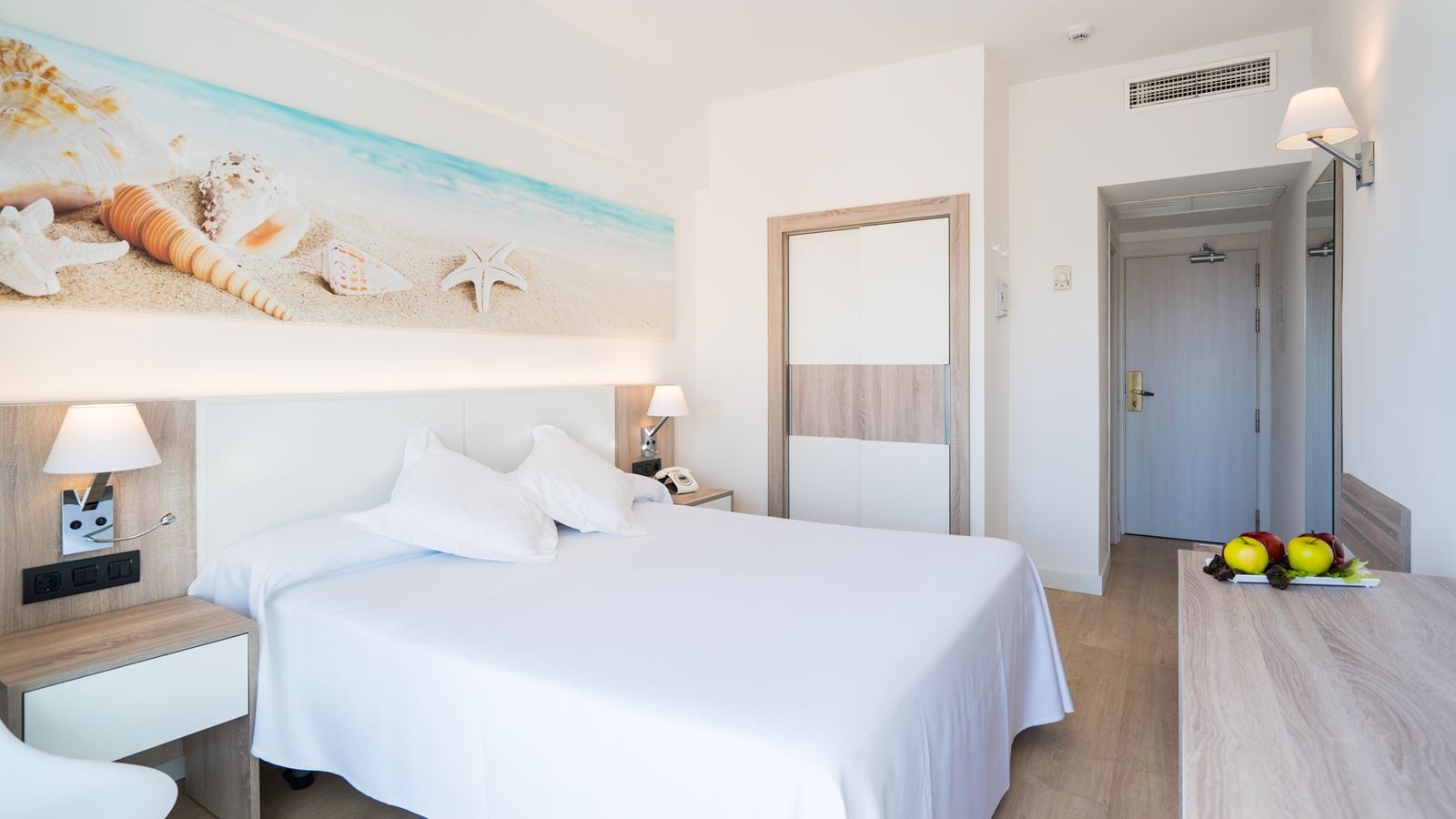 rooms-double-standard-room-balcony-or-terrace