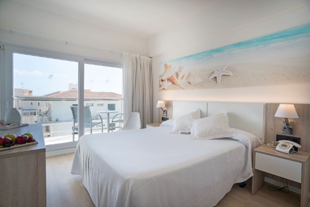 rooms-double-standard-room-balcony-or-terrace