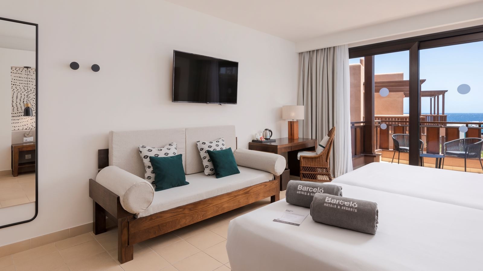 rooms-double-room-lateral-sea-view-balcony-or-terrace