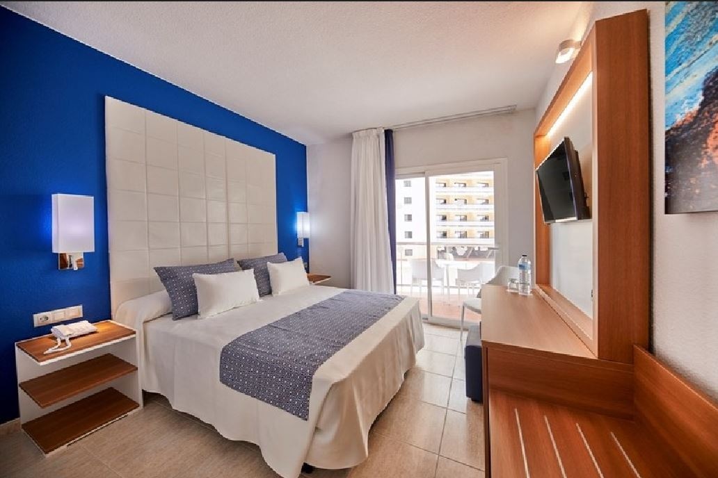 rooms-double-room-single-use-side-sea-view-balcony-or-terrace