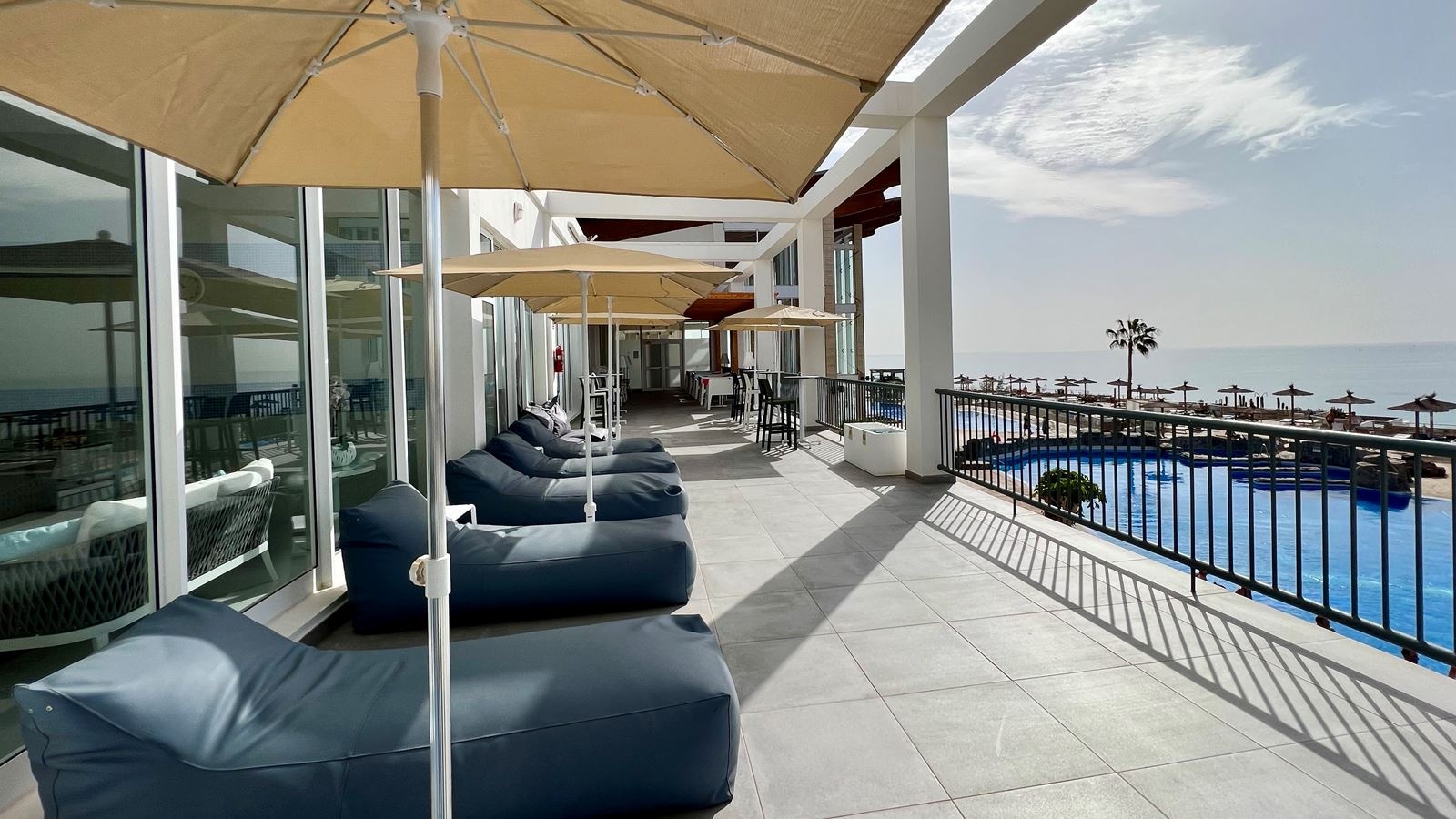 bars-my-favorite-club-lounge