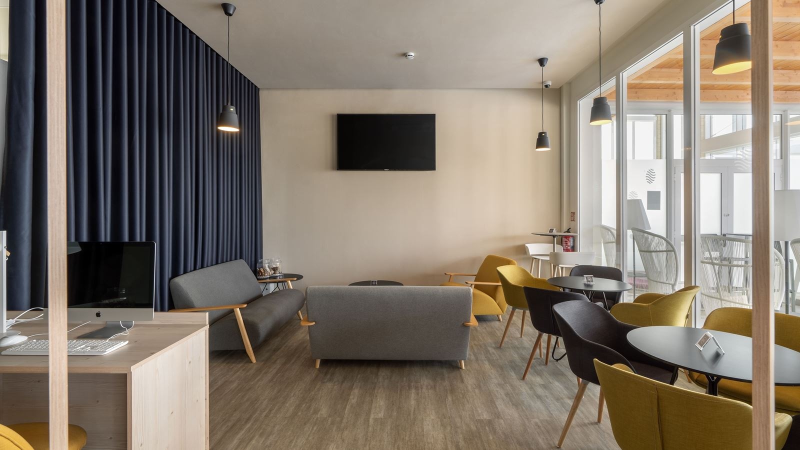 bars-my-favorite-club-lounge