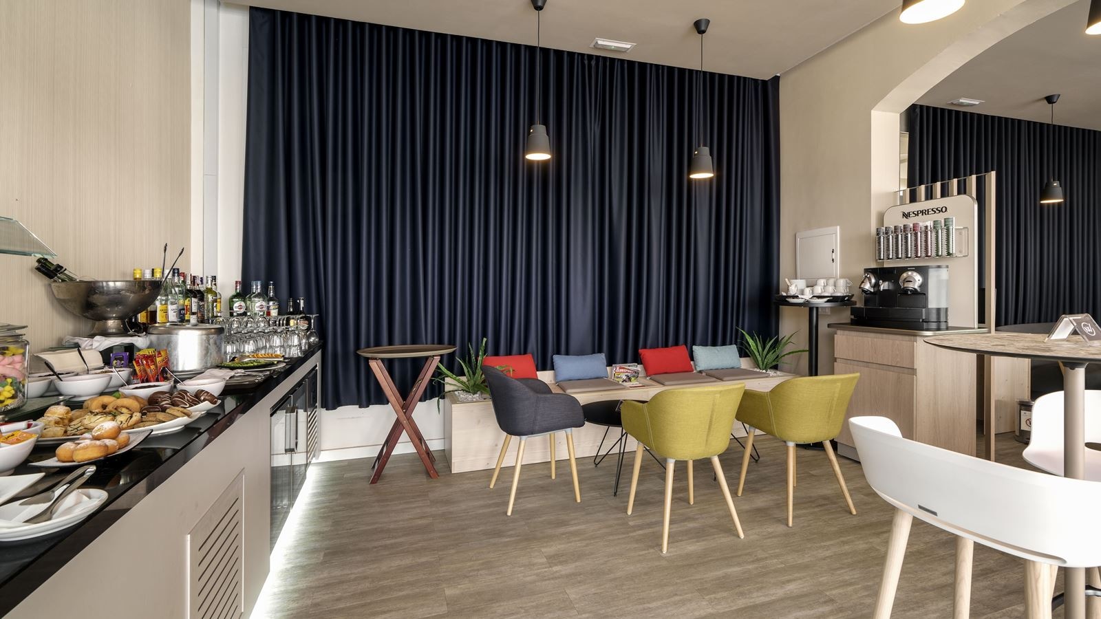 bars-my-favorite-club-lounge