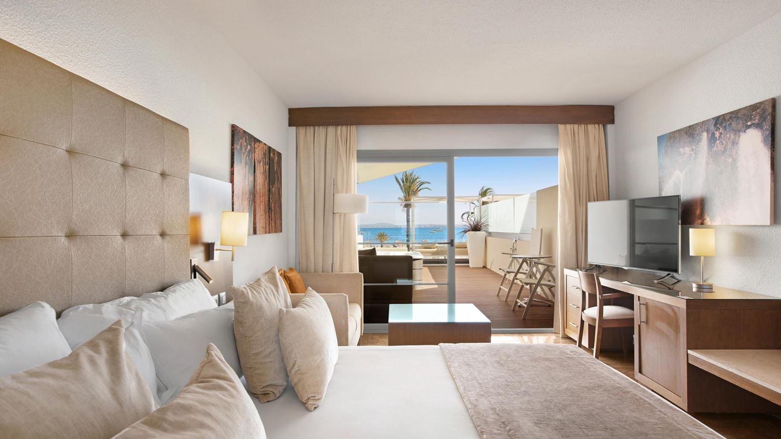 rooms-double-royal-terrace-sea-view-first-floor--terrace-with-jacuzzi-at-same-level