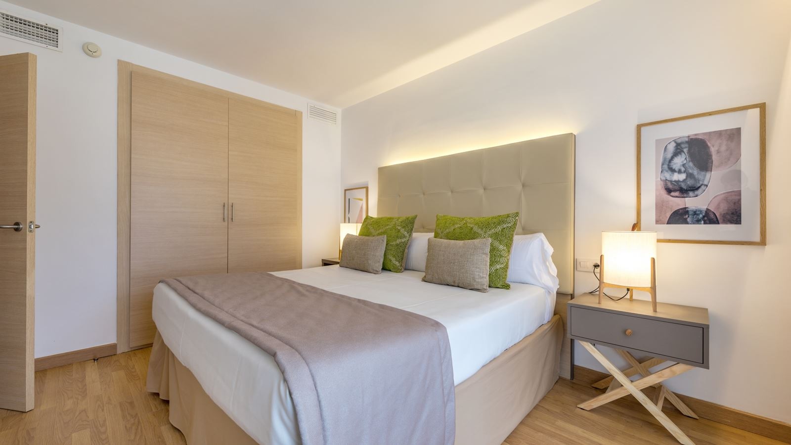 rooms-1-bedroom-suite-balcony-or-terrace