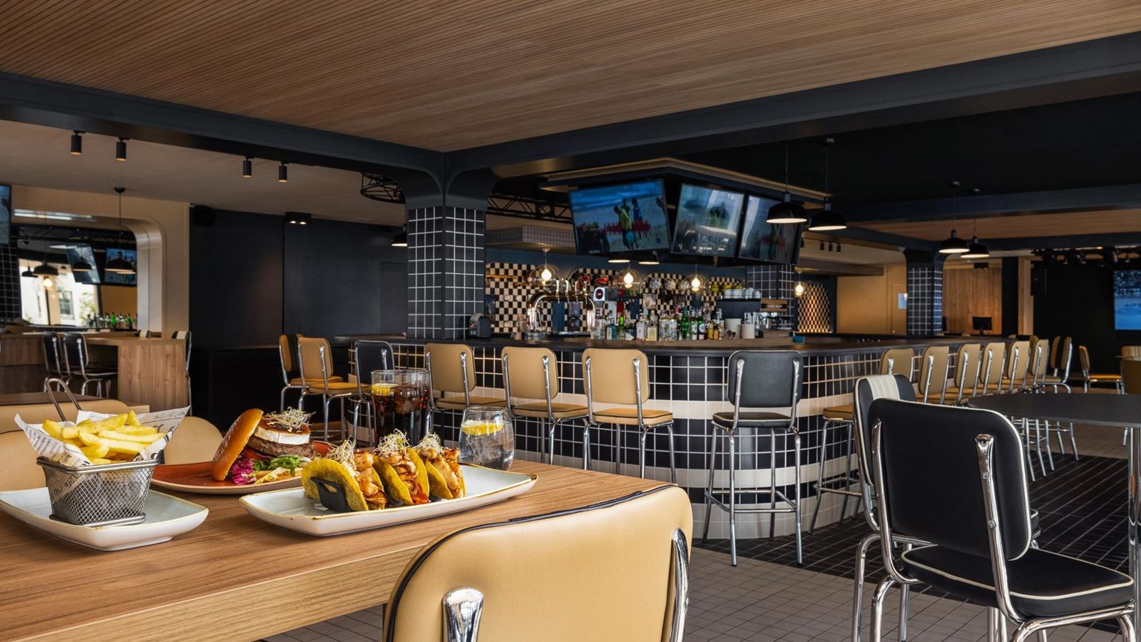 restaurants-sports-bar