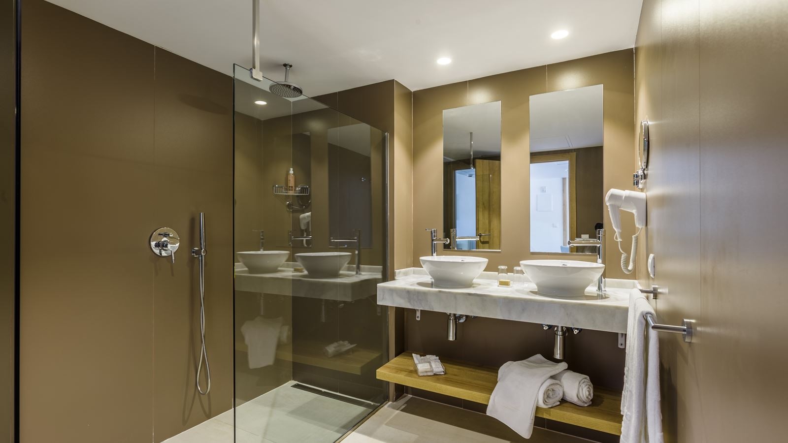 rooms-one-bedroom-penthose-suite