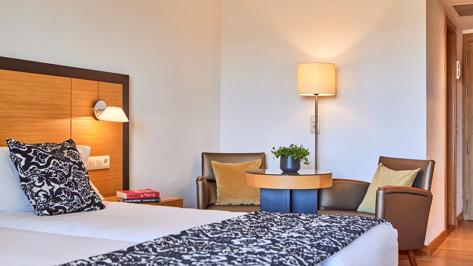 rooms-studio-garden-view