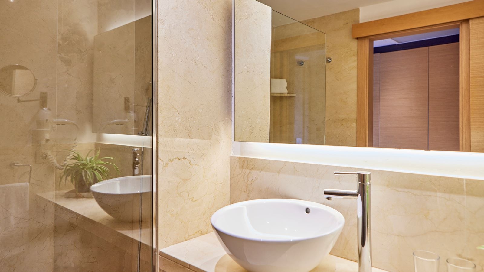 rooms-studio-garden-view