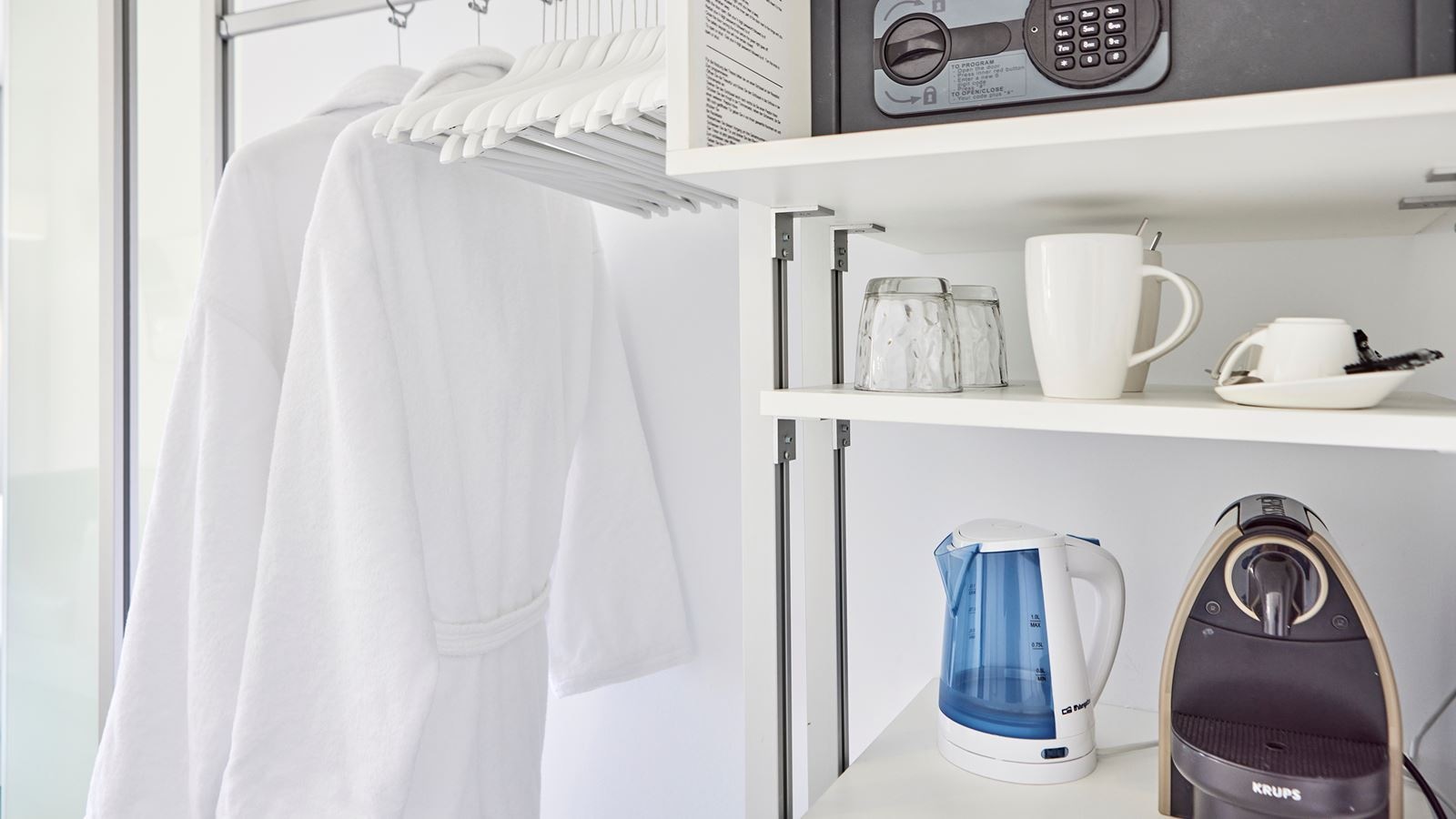 rooms-lux-double-deluxe-with-balcony-upper-floors