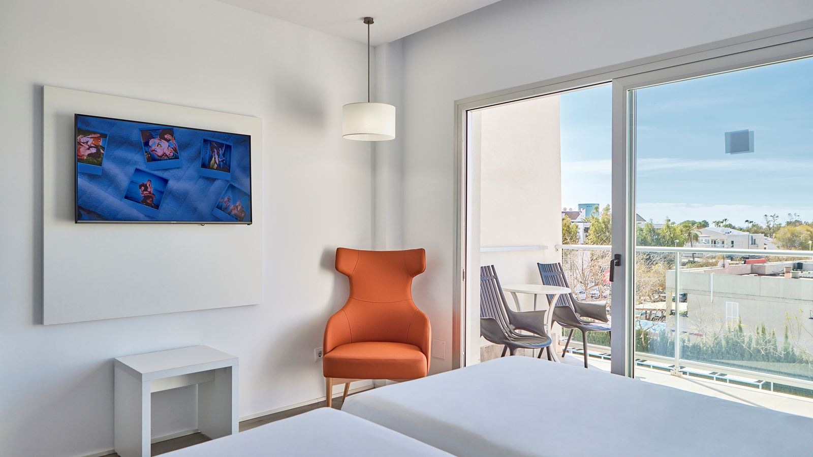 rooms-doble-balcony-or-terrace