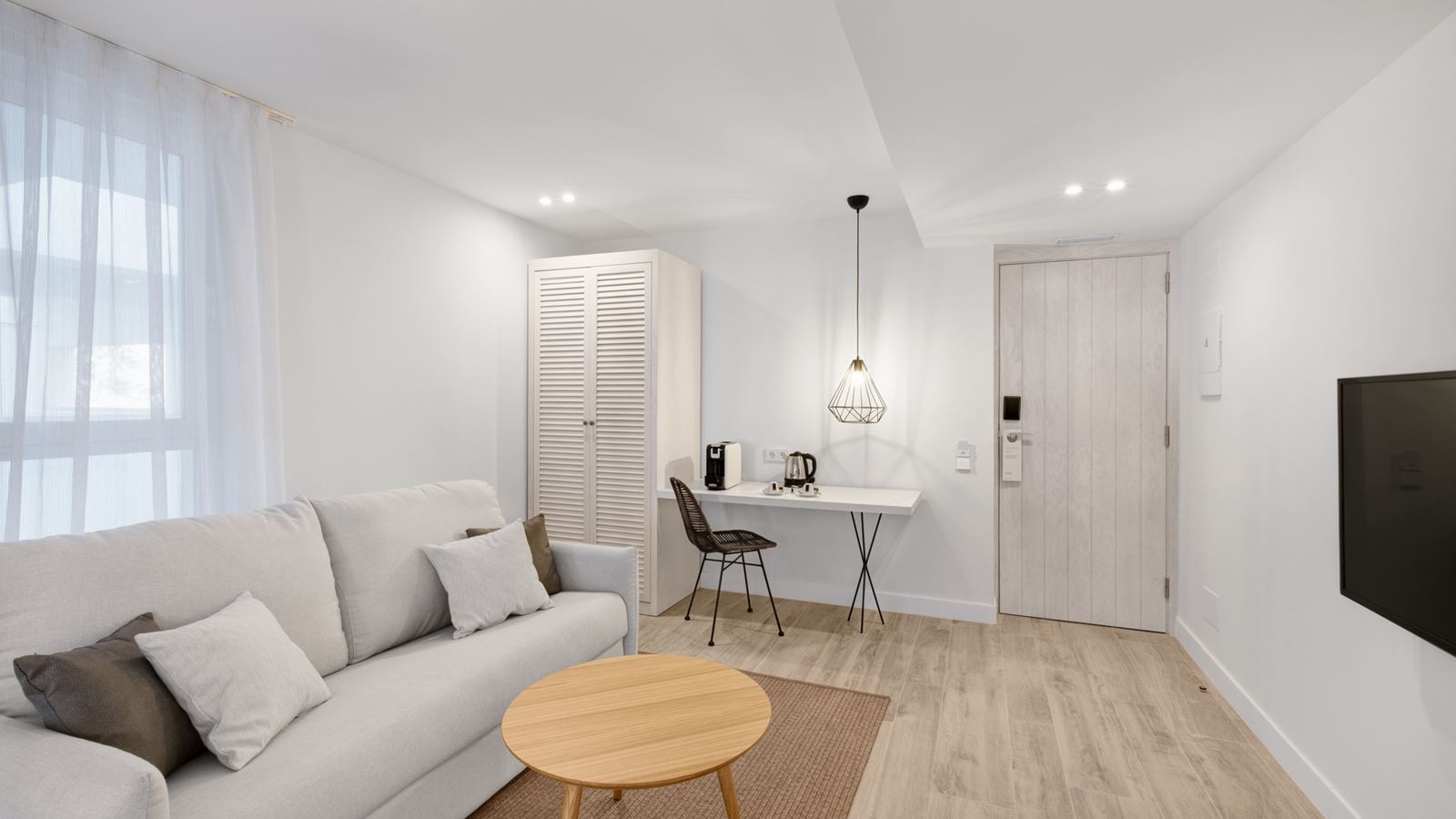 rooms-junior-suite-deluxe-sew-view-with-jacuzzi