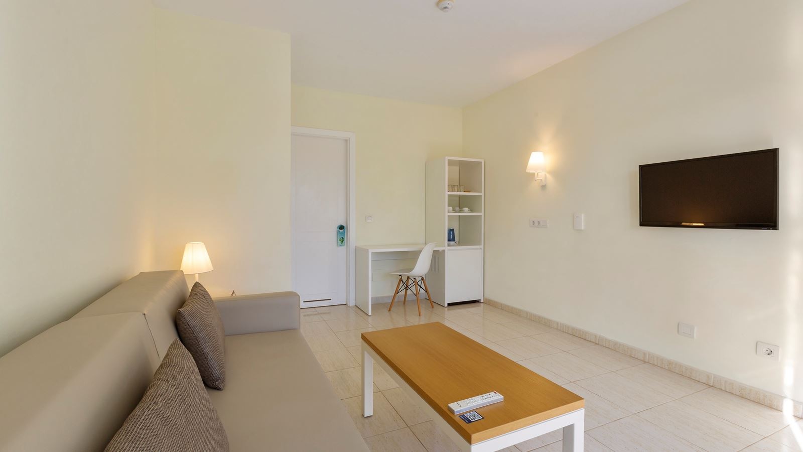 rooms-junior-suite-balcony-or-terrace