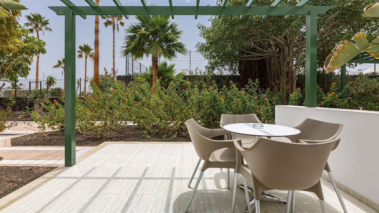 rooms-junior-suite-balcony-or-terrace